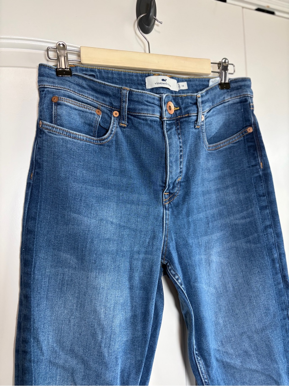Vineyard Vines High Rise Straight Crop Jamie Jeans with Side Contrast Stripe - Picture 3 of 10